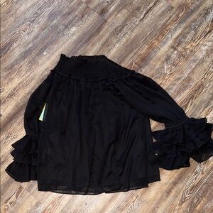 CeCe Black Ruffle Sleeve Blouse